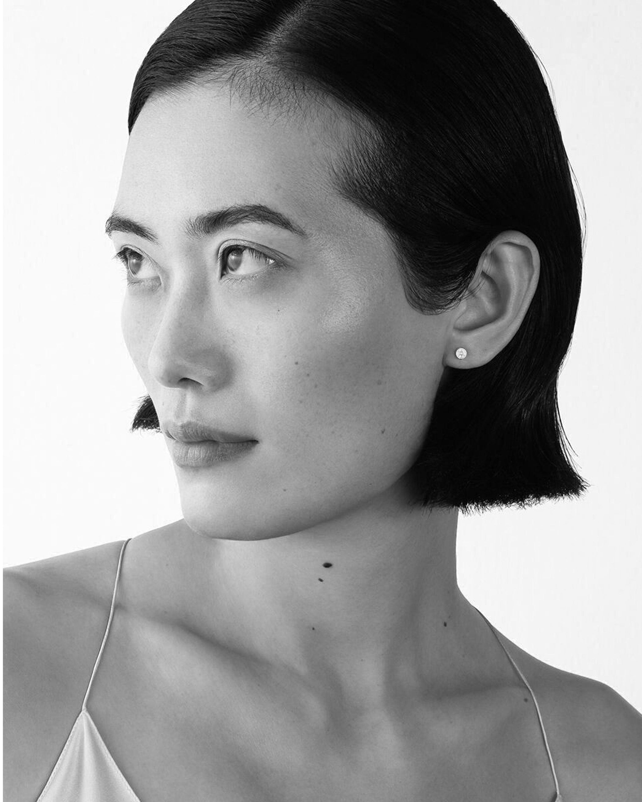 Manhattan Initial Pendant Necklace 14k